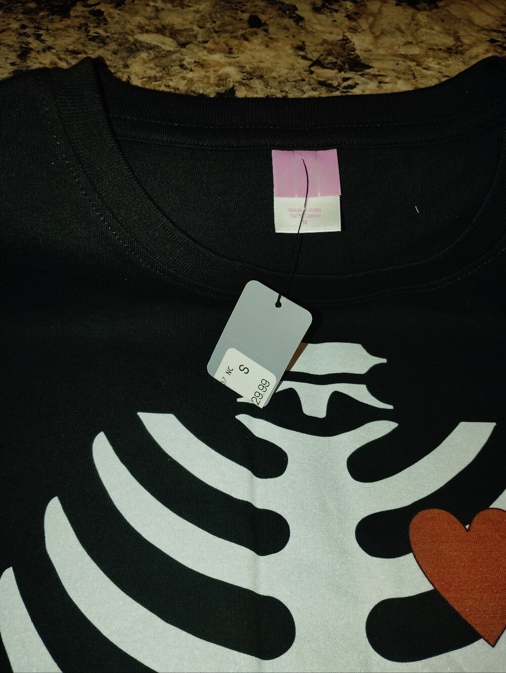 Nwt Women's Black Skeleton Maternity Costume Tee with Brown Heart Twins - Picture 2 of 5
